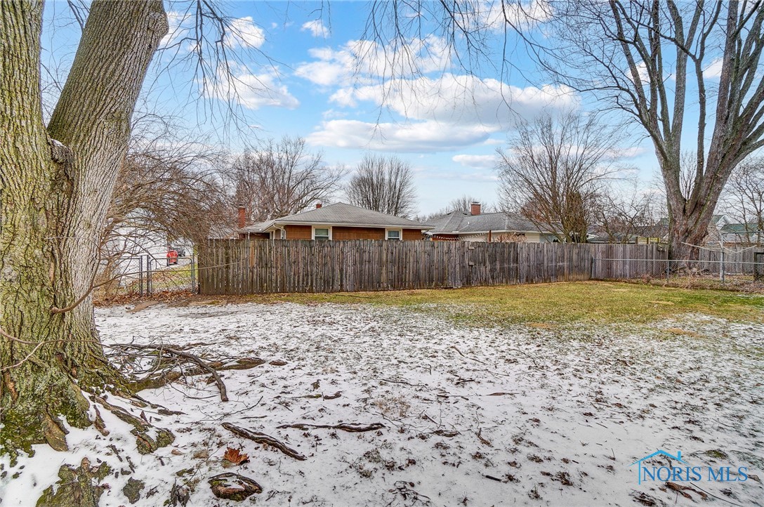 208 W Reed Avenue