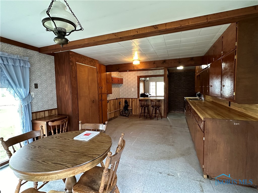 1852 Ambleside Road