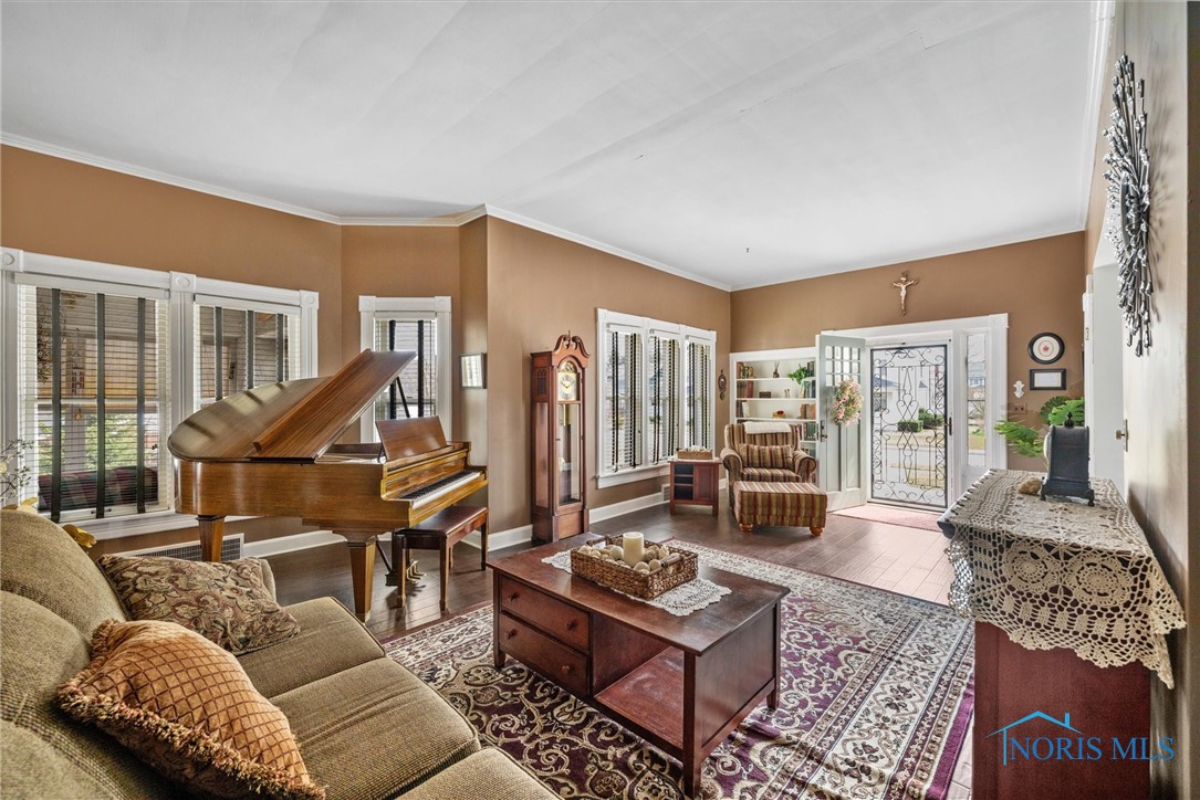 634 Holgate Avenue