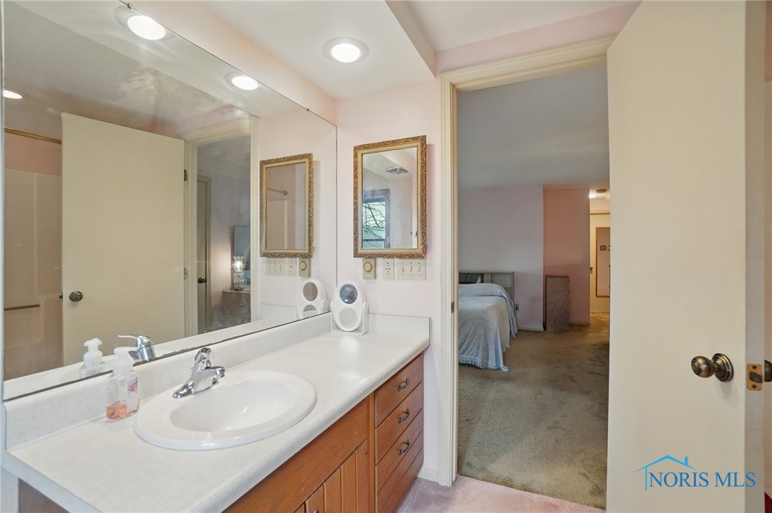 2124 Bridlewood Drive