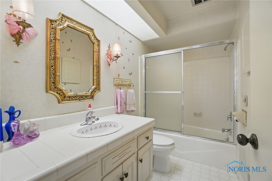 2124 Bridlewood Drive