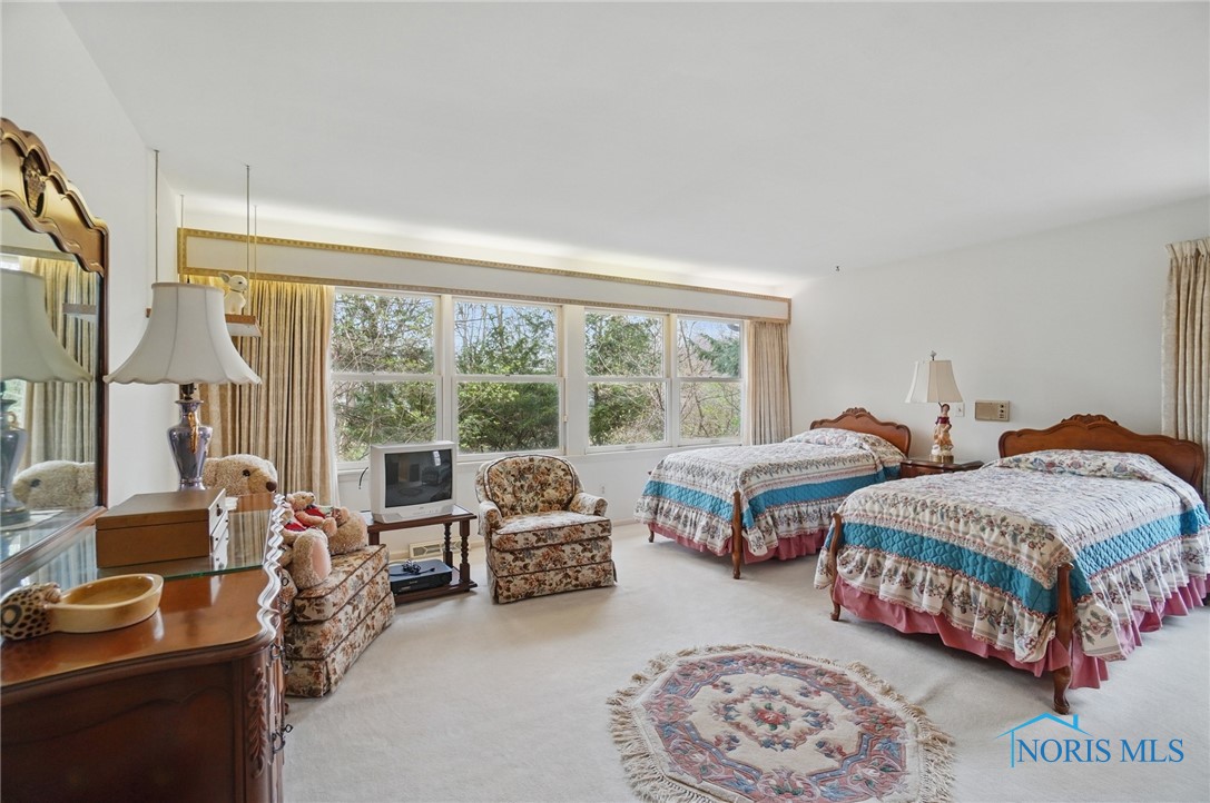 2124 Bridlewood Drive