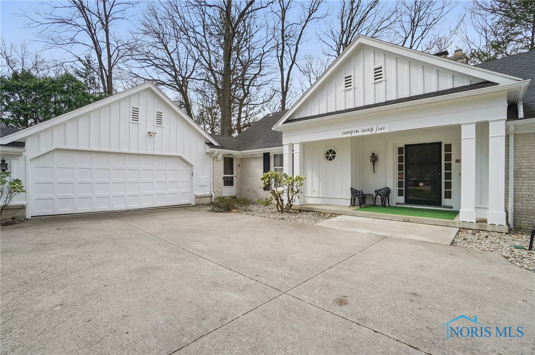 2124 Bridlewood Drive