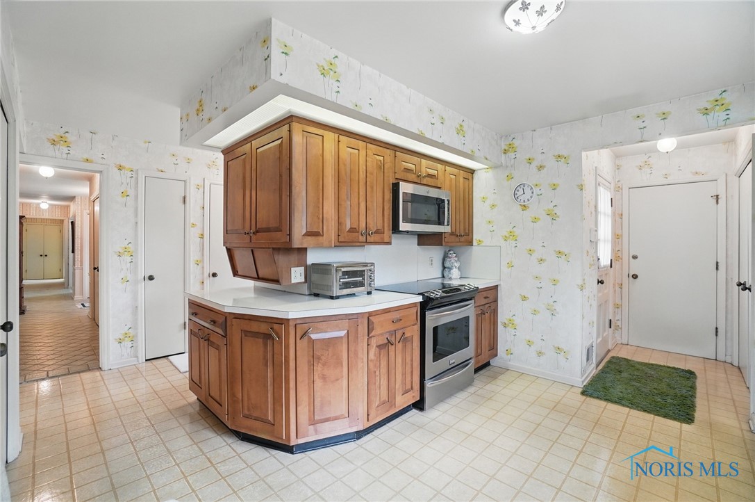 2124 Bridlewood Drive