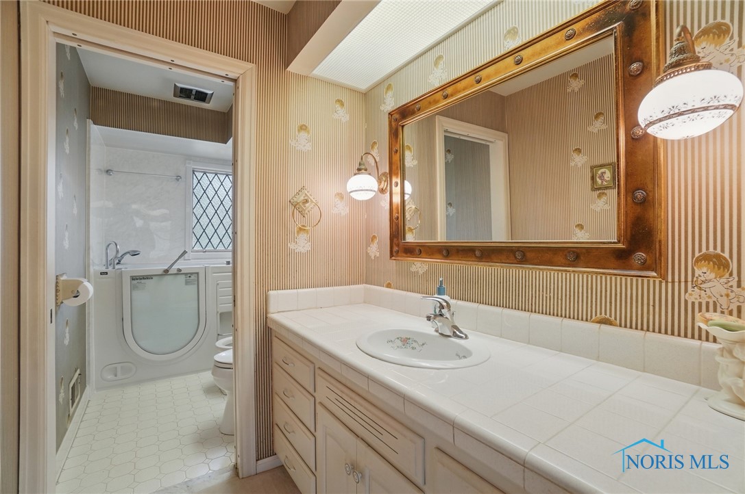 2124 Bridlewood Drive