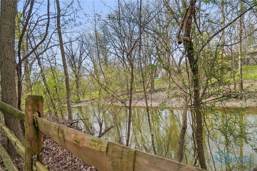 2124 Bridlewood Drive
