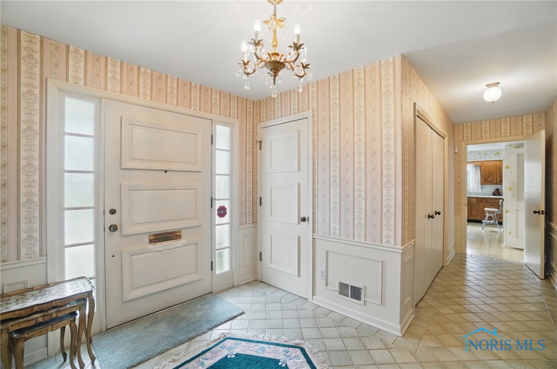 2124 Bridlewood Drive