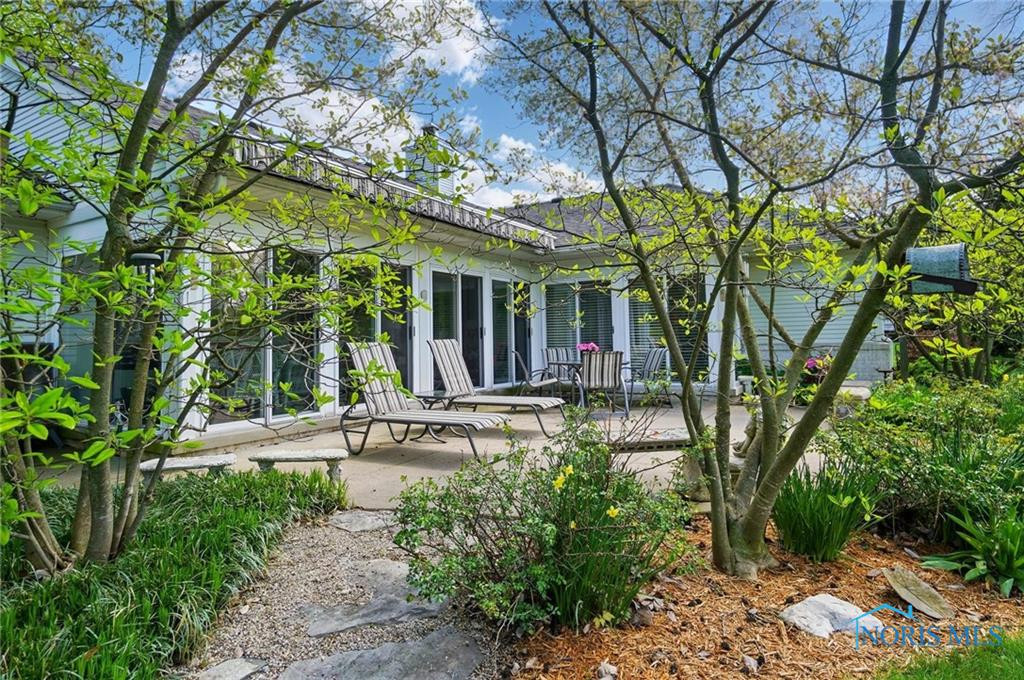 3145 Shoreland Avenue