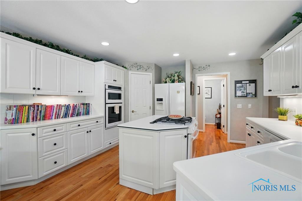 3145 Shoreland Avenue