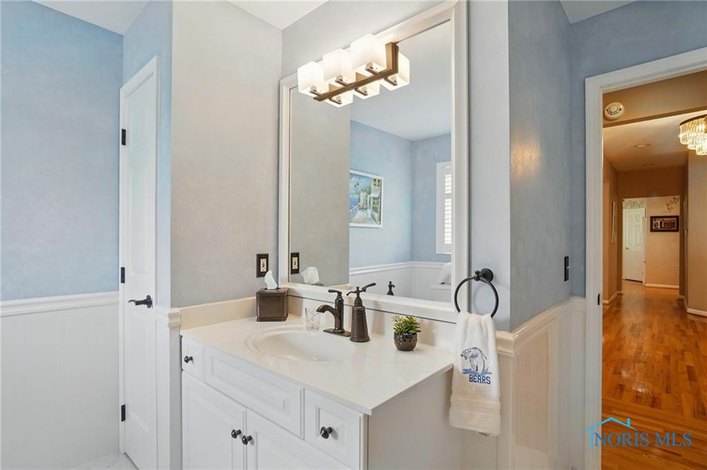 3145 Shoreland Avenue