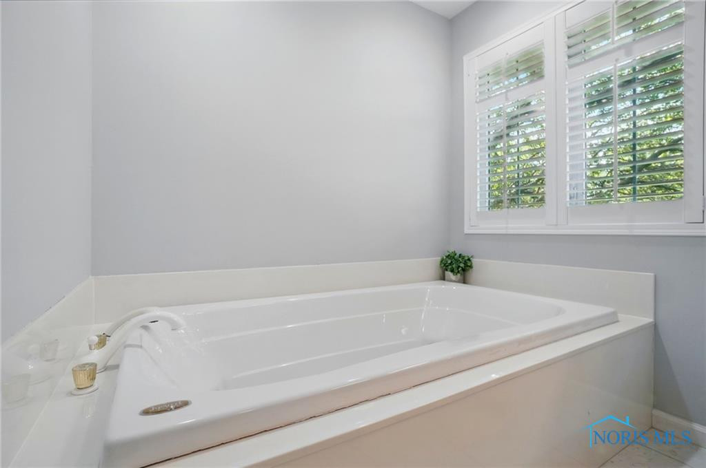 3145 Shoreland Avenue