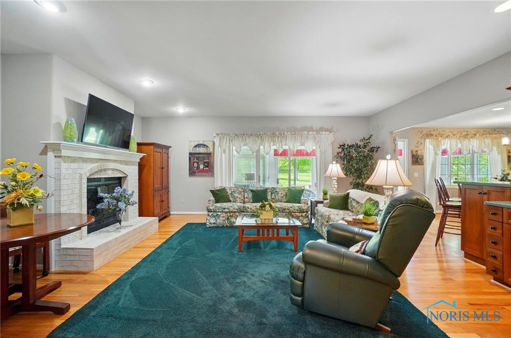 3145 Shoreland Avenue