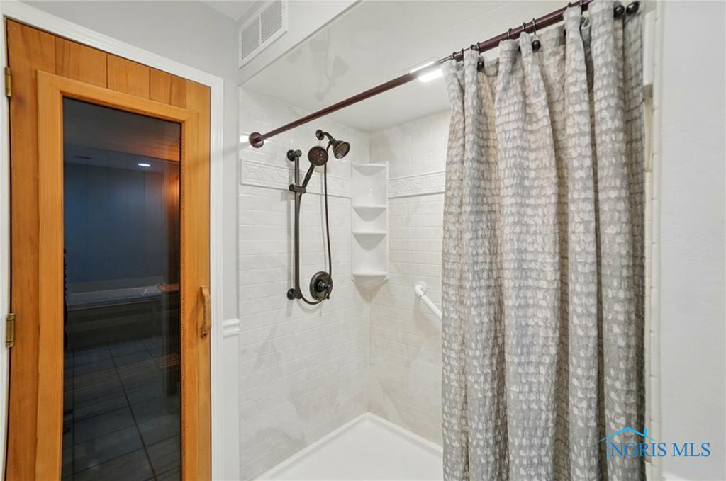 3145 Shoreland Avenue