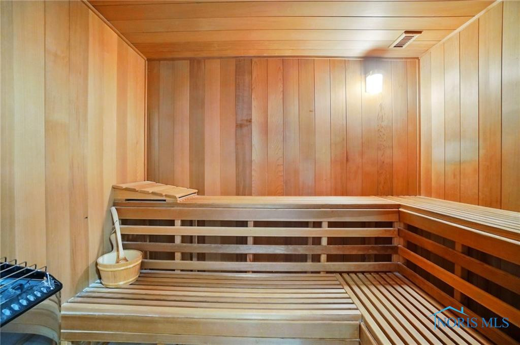 3145 Shoreland Avenue