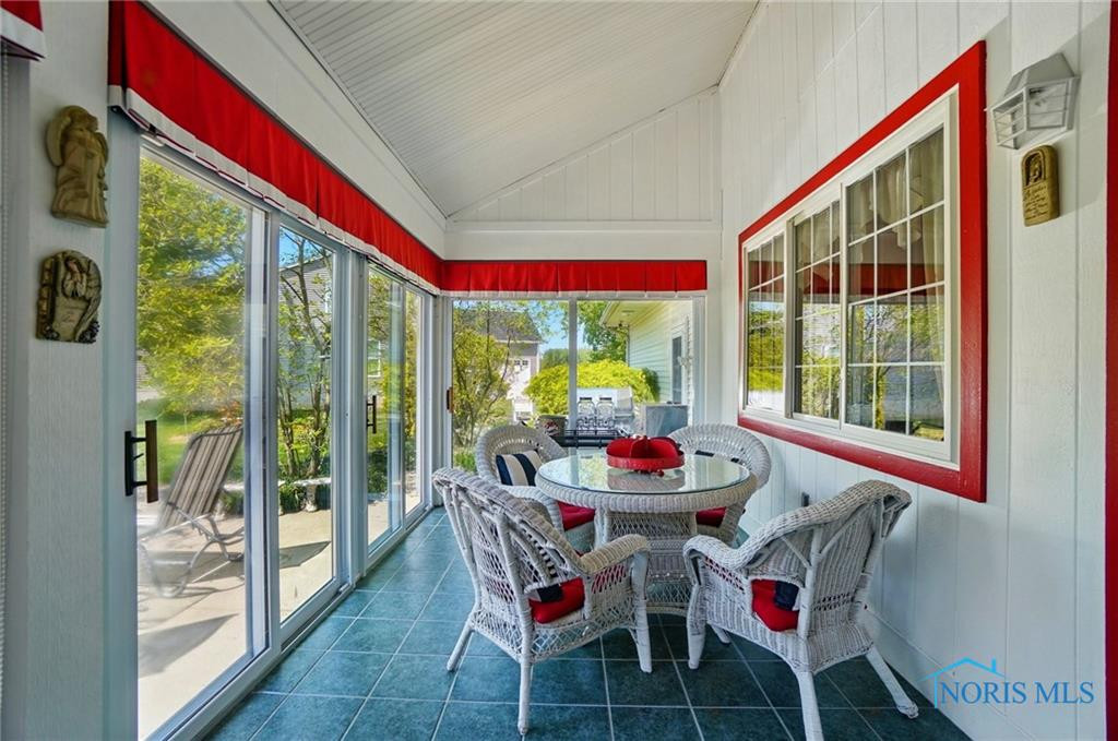 3145 Shoreland Avenue