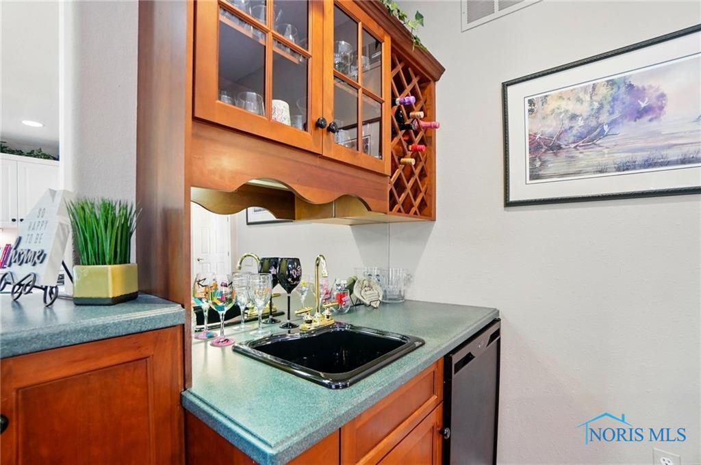 3145 Shoreland Avenue