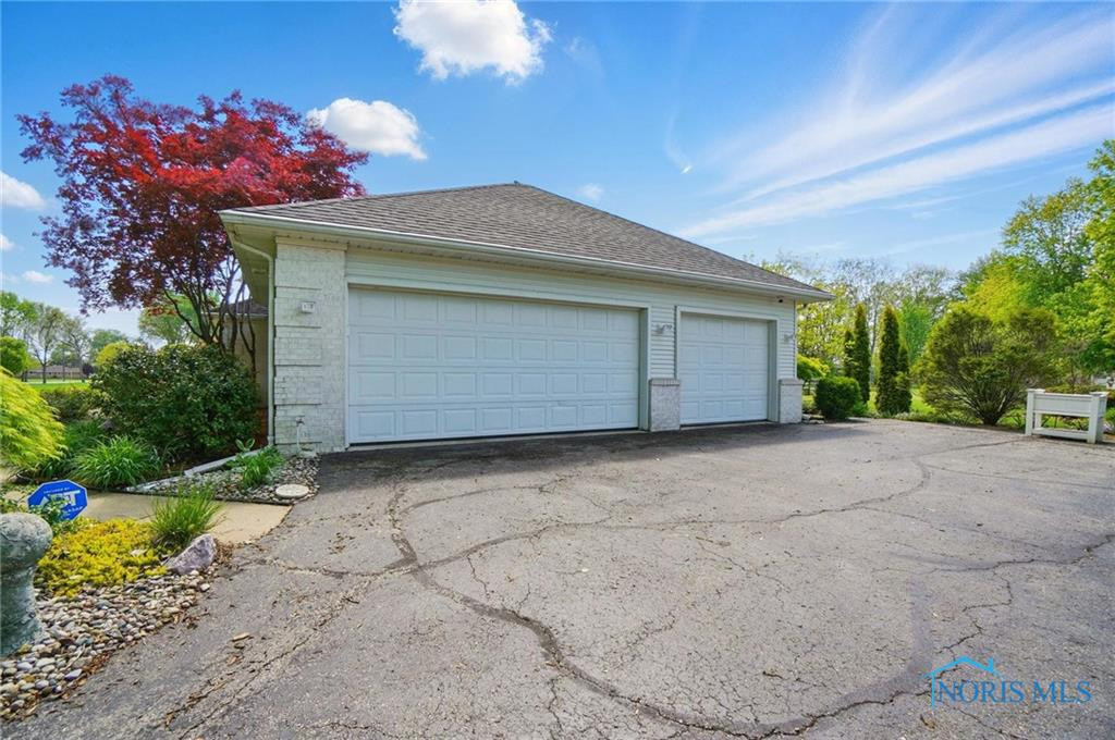 3145 Shoreland Avenue