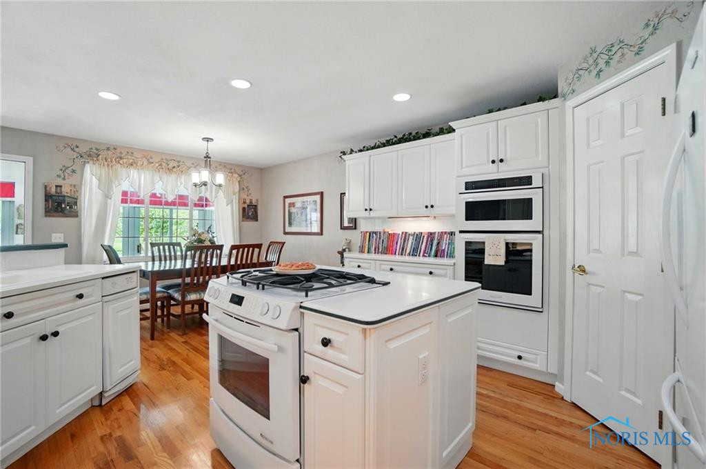 3145 Shoreland Avenue