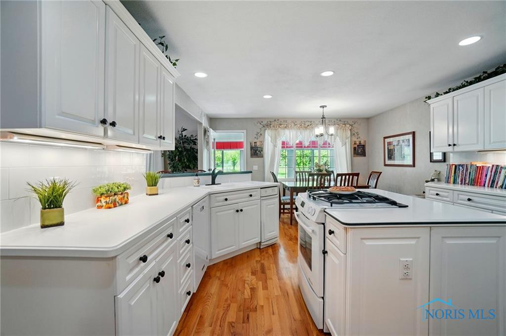 3145 Shoreland Avenue