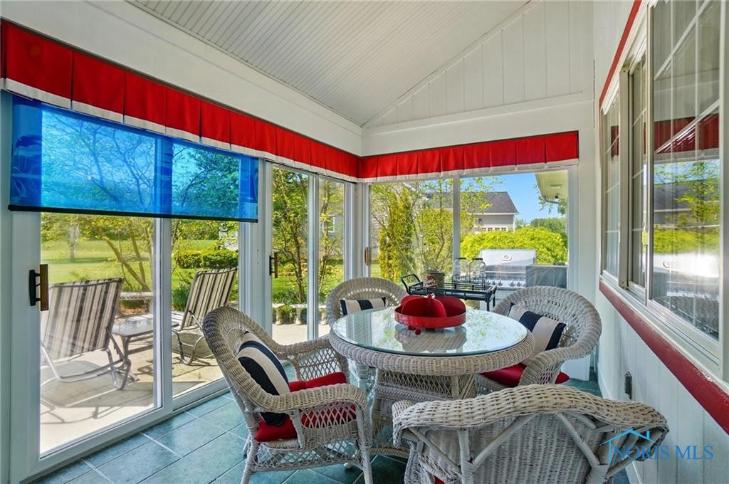 3145 Shoreland Avenue