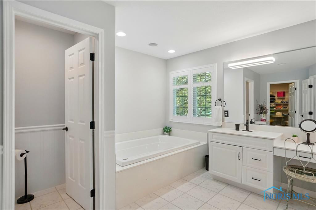 3145 Shoreland Avenue