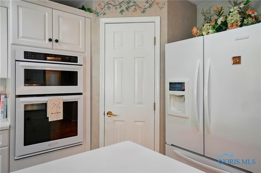 3145 Shoreland Avenue