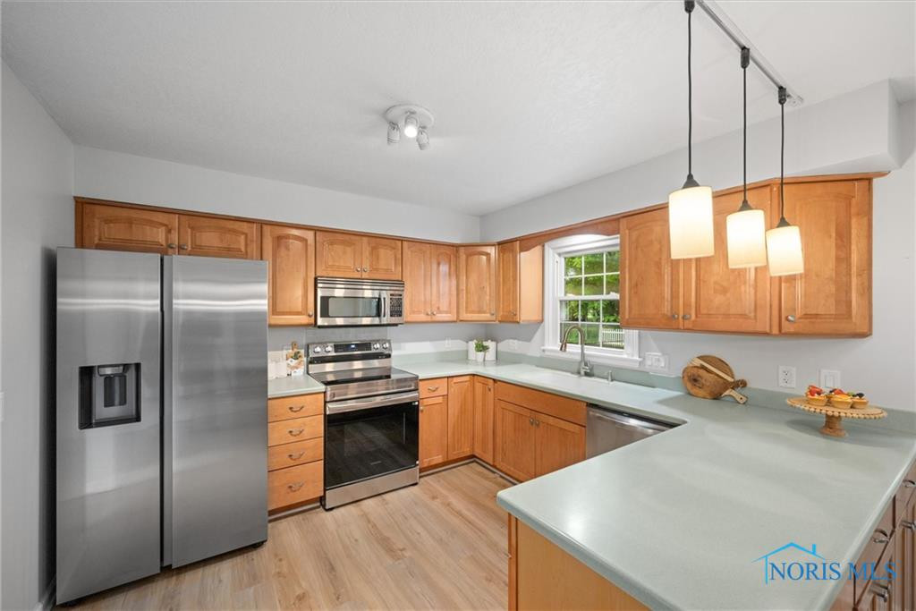 1956 Thornapple Drive