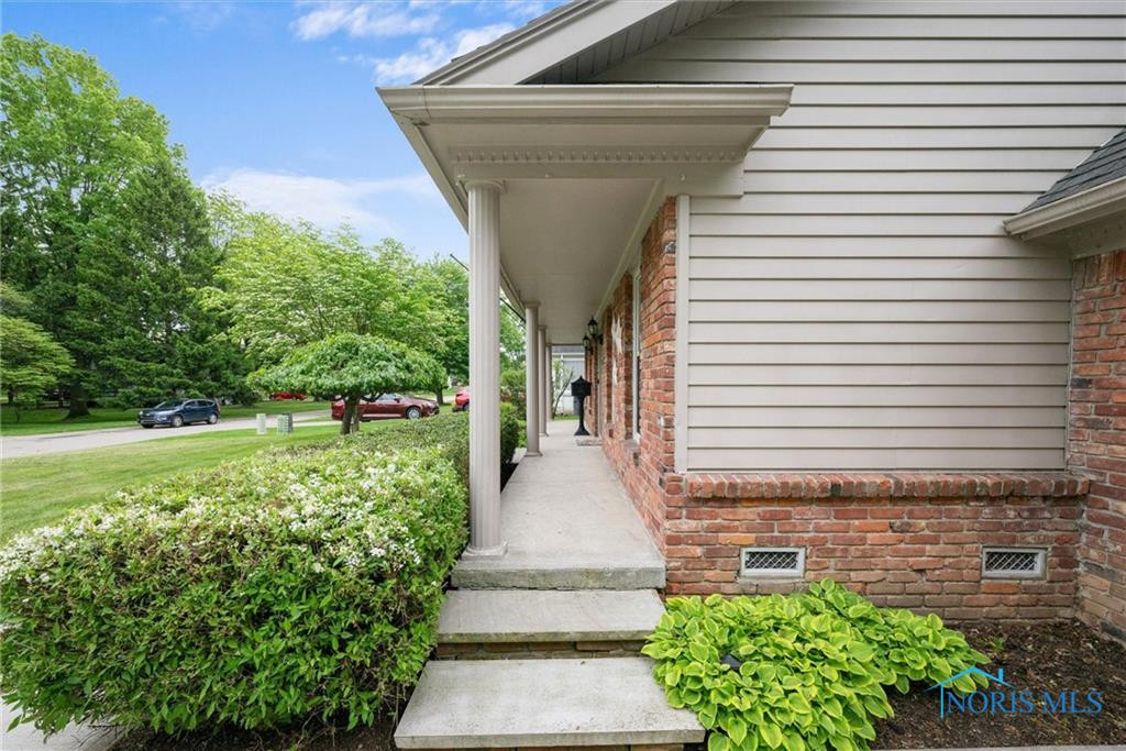 1956 Thornapple Drive