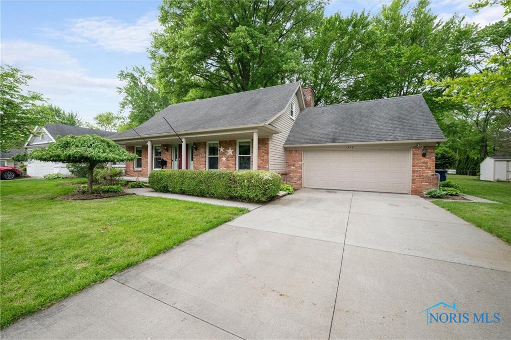 1956 Thornapple Drive