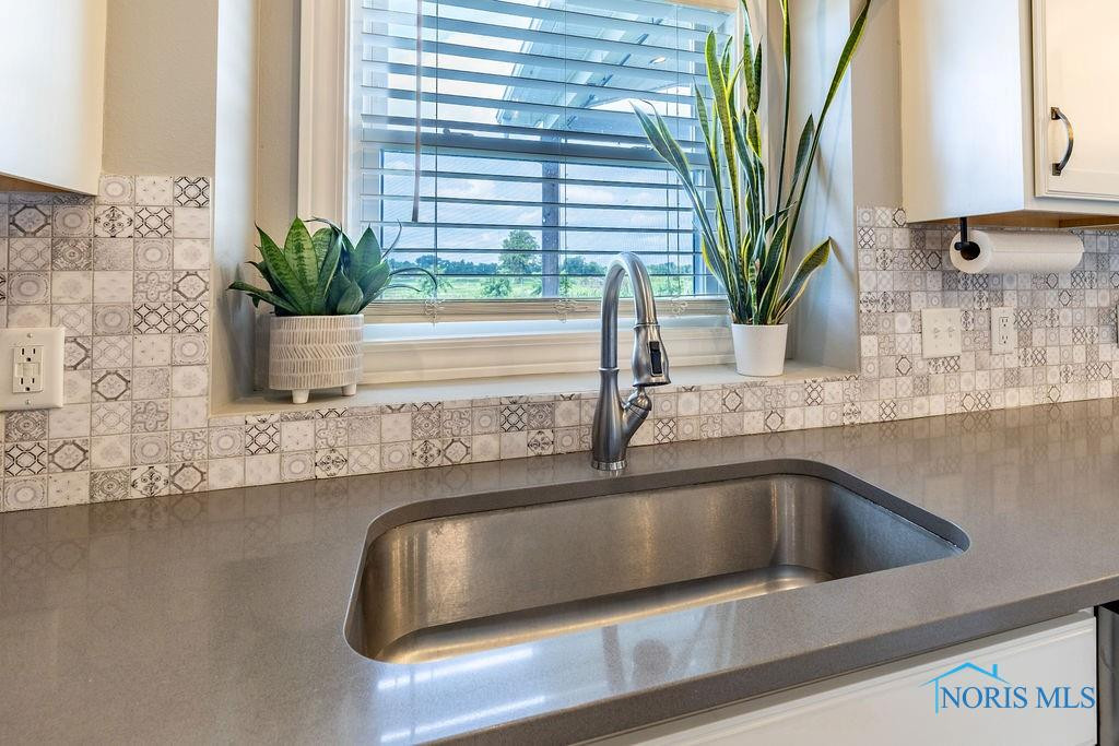 5539 Harris Hawk Lane