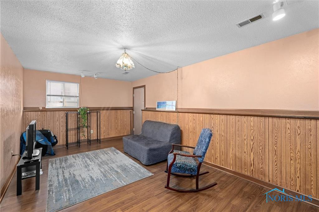 264 Chantilly Rue, Northwood