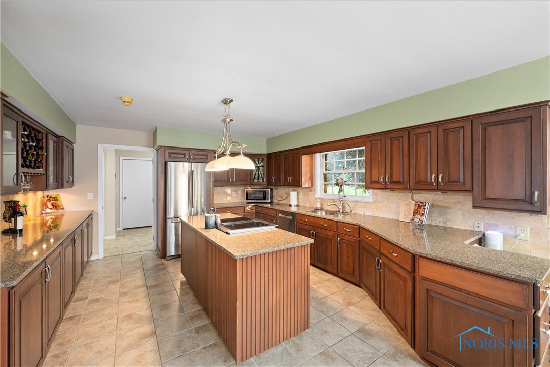 5002 Black Road