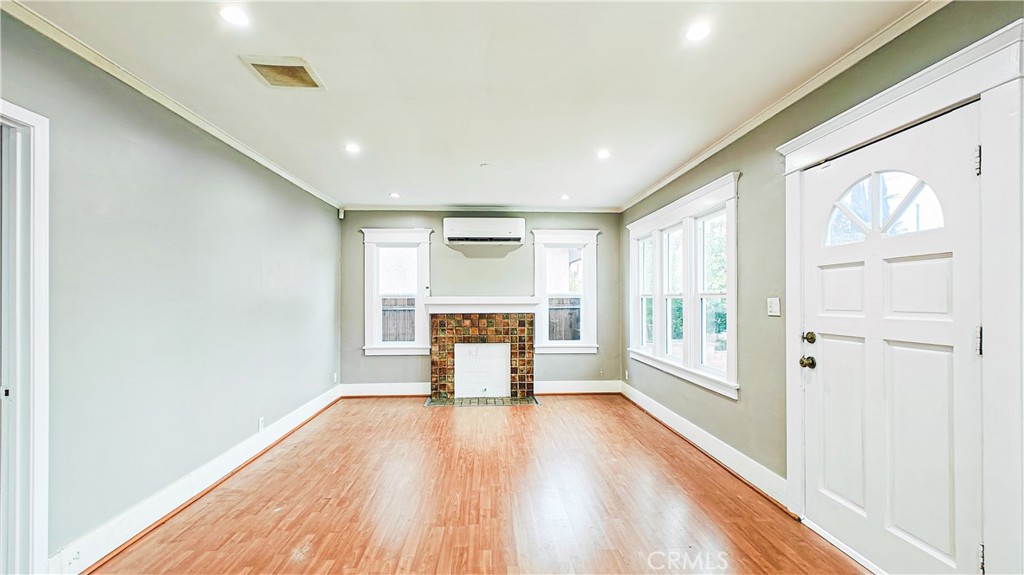 1009 S Marengo Avenue