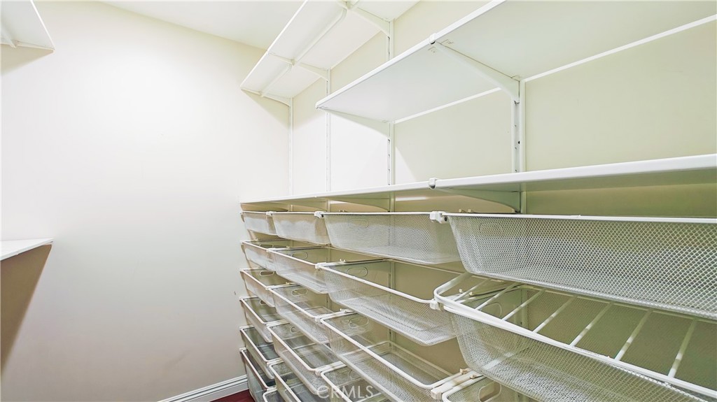 1009 S Marengo Avenue