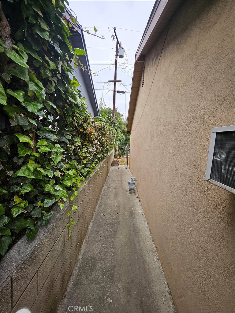 8009 Lake Knoll Drive