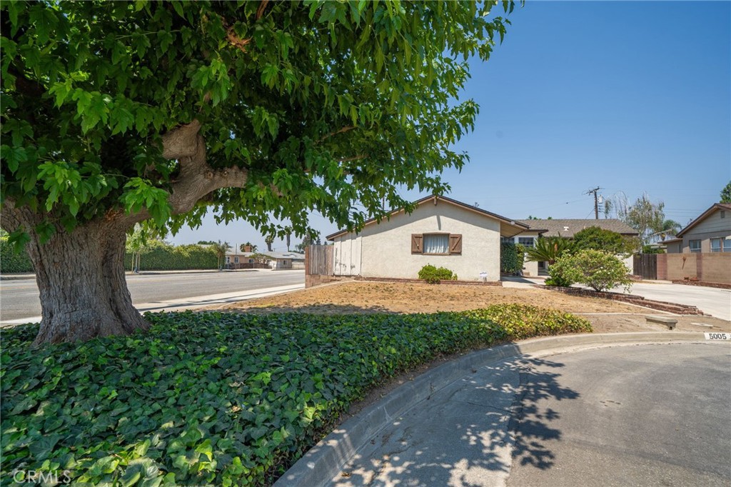 5005 N Rimhurst Avenue