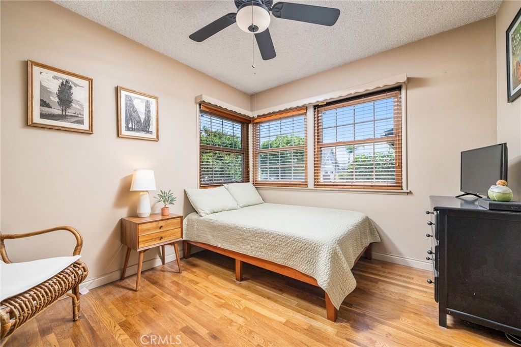 5005 N Rimhurst Avenue