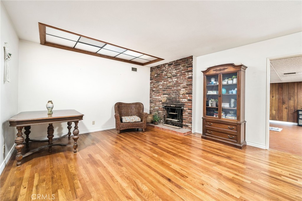 5005 N Rimhurst Avenue