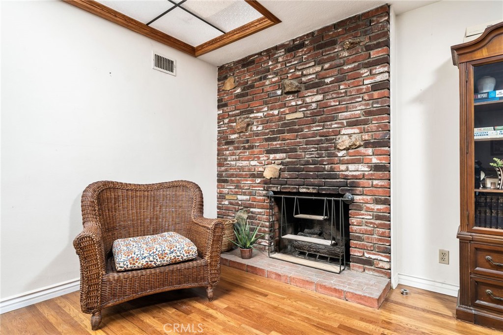 5005 N Rimhurst Avenue