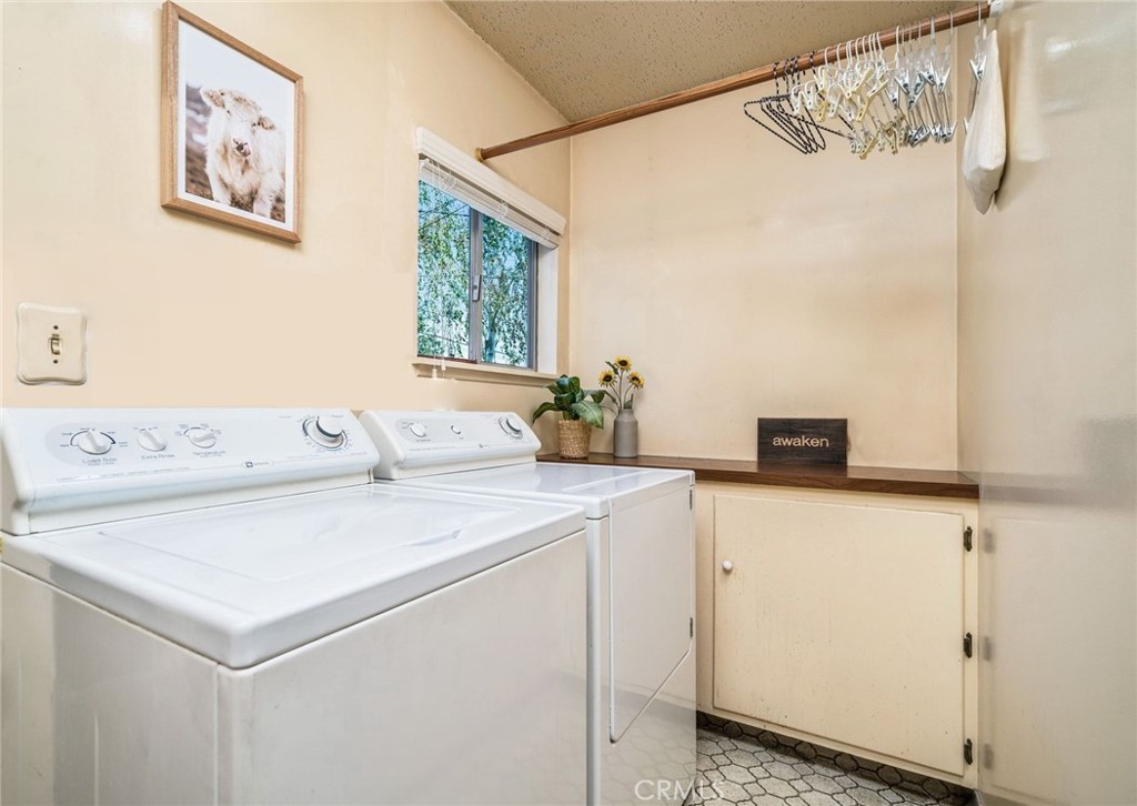 5005 N Rimhurst Avenue