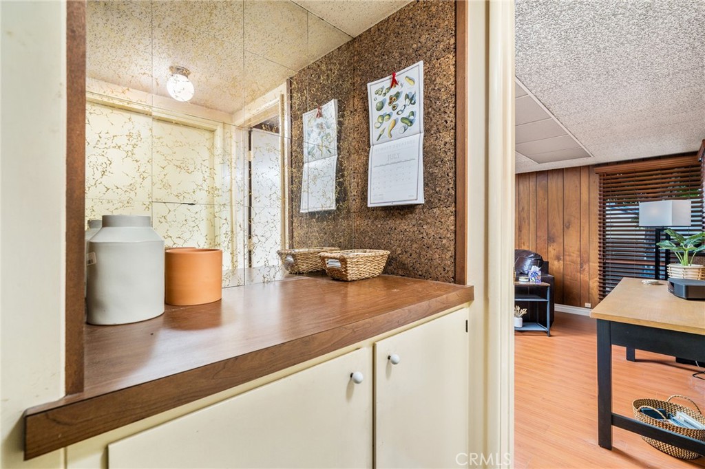 5005 N Rimhurst Avenue