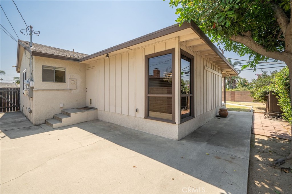 5005 N Rimhurst Avenue