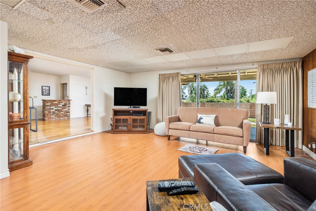 5005 N Rimhurst Avenue