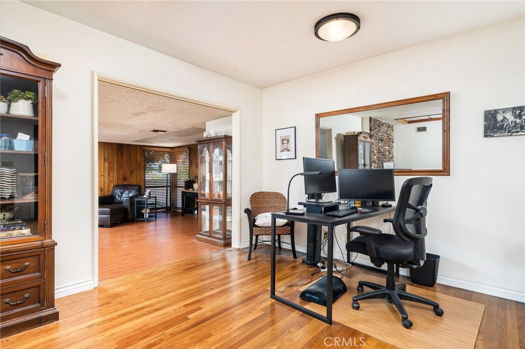 5005 N Rimhurst Avenue