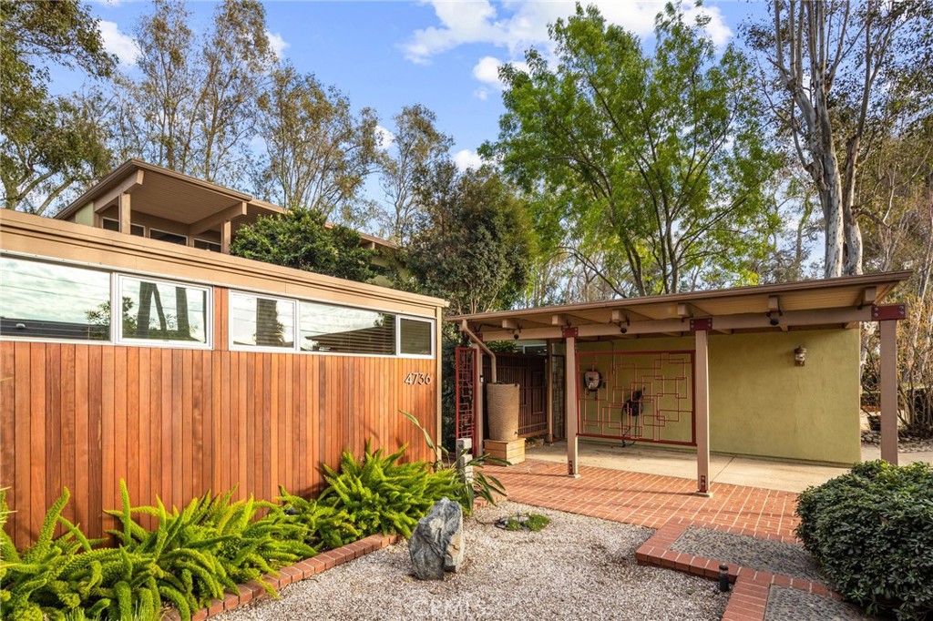 4736 Williams Avenue