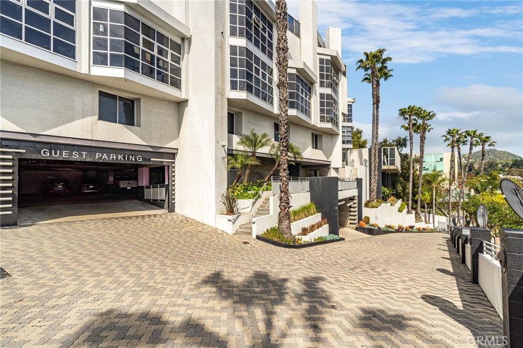 171 N Church Lane 407