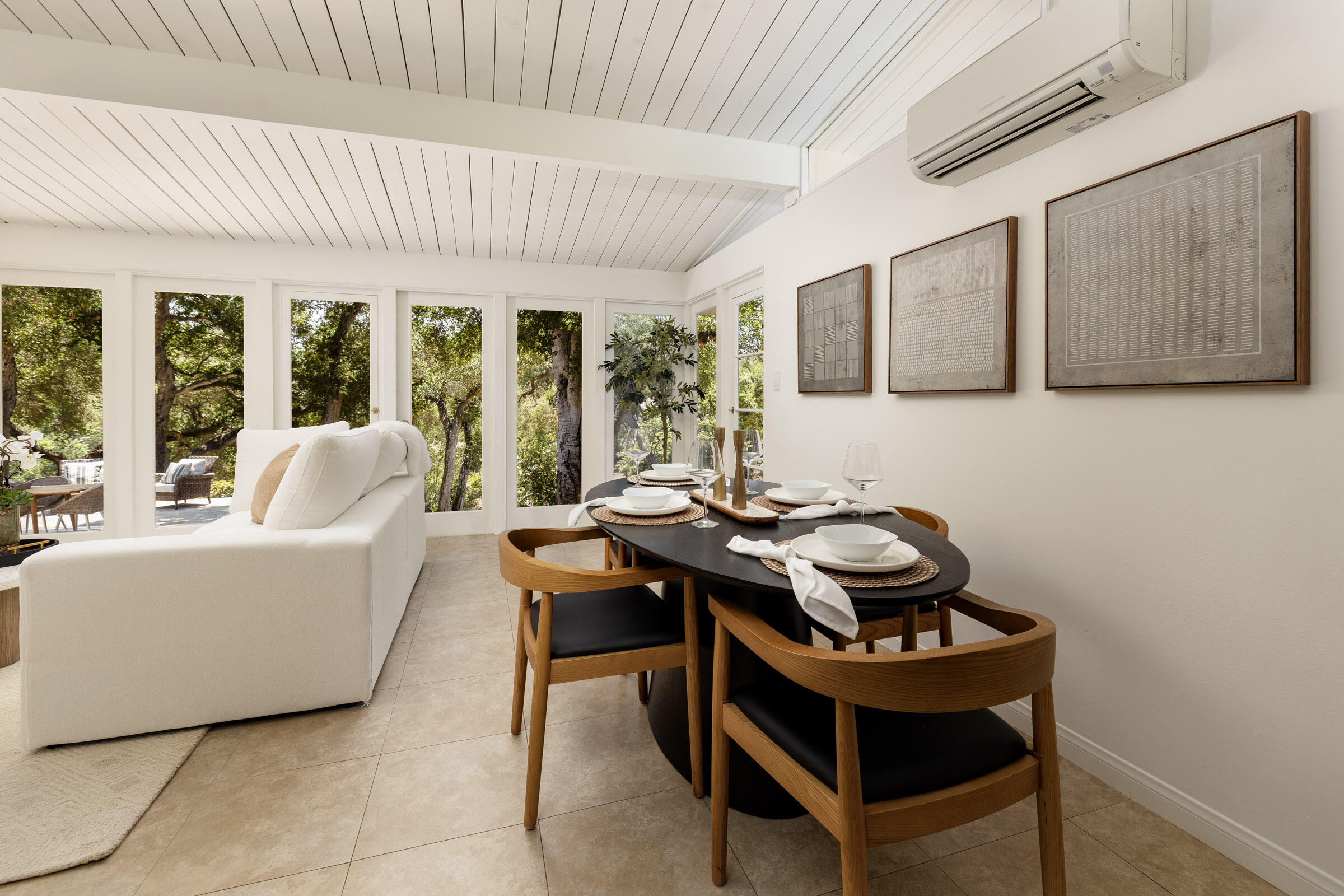 1067 E Mountain Drive