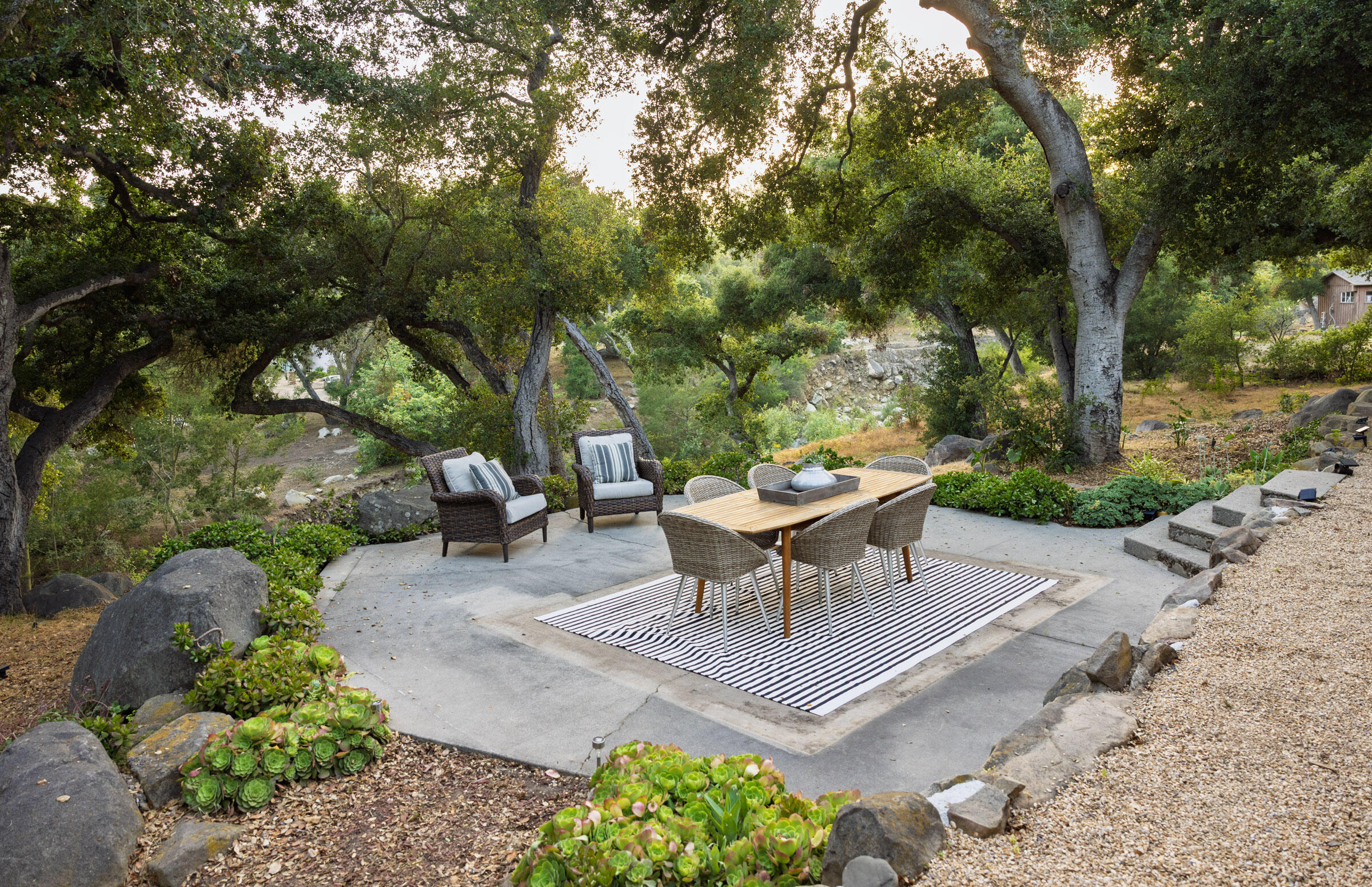 1067 E Mountain Drive