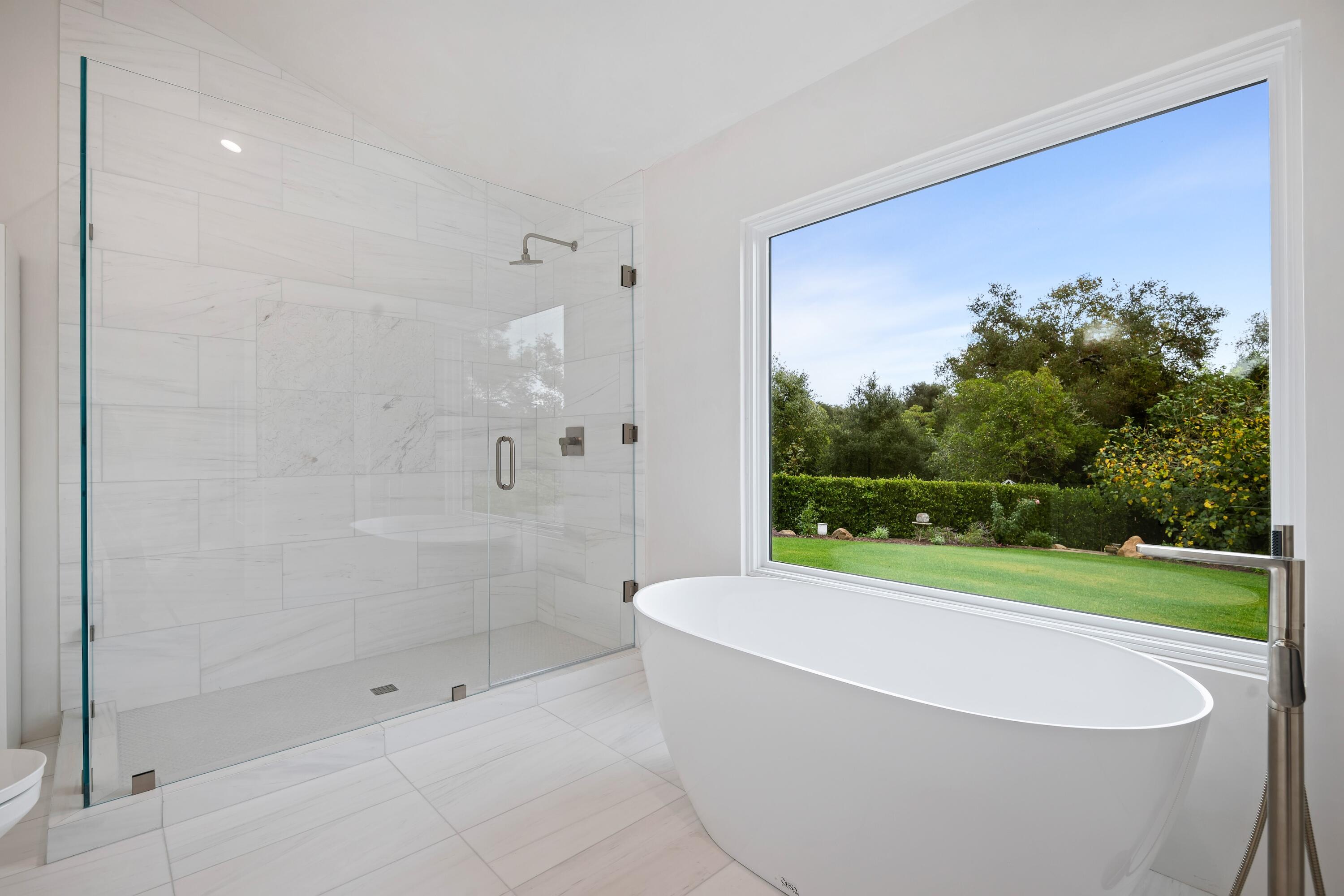 1071 E Mountain Drive