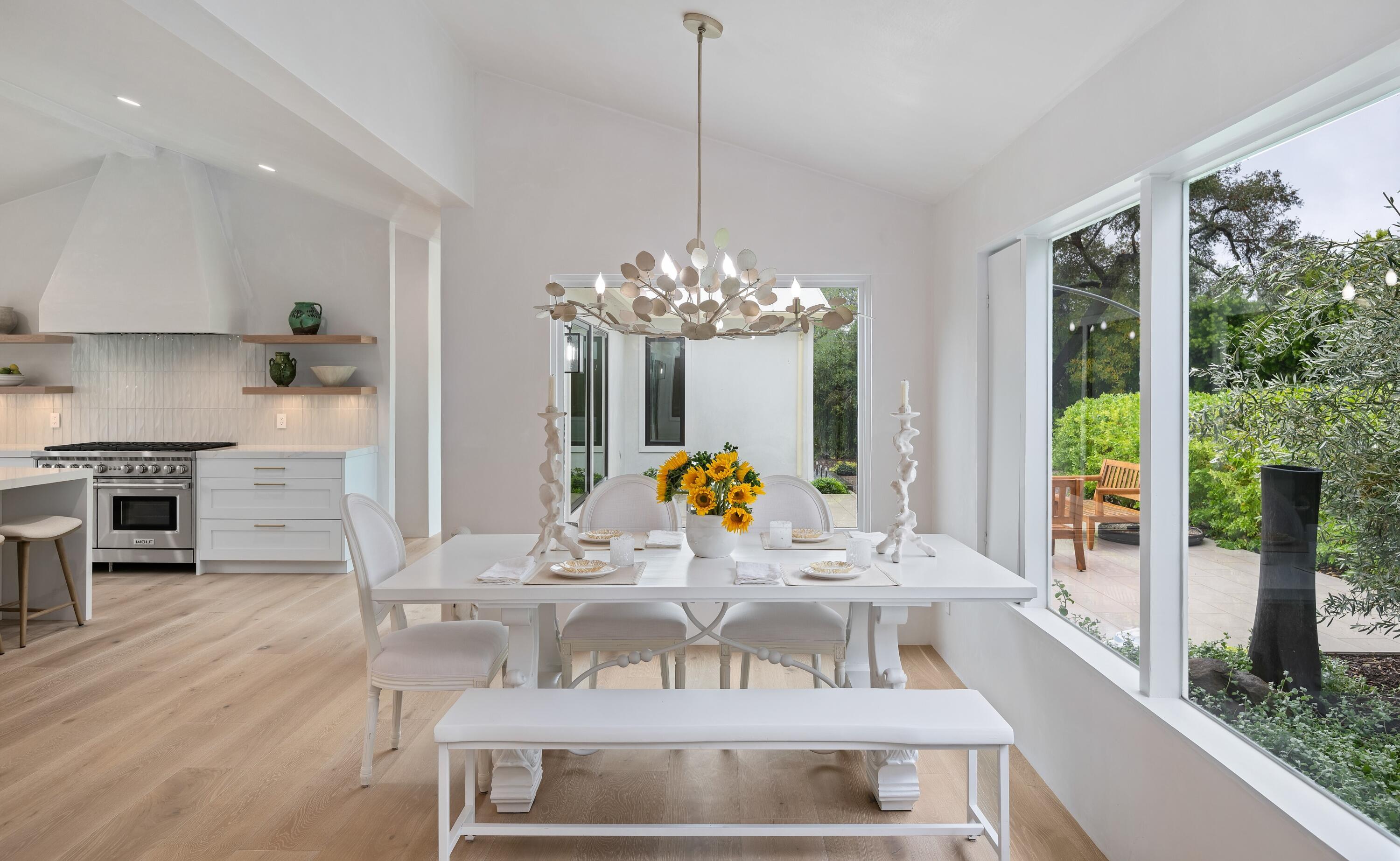 1071 E Mountain Drive